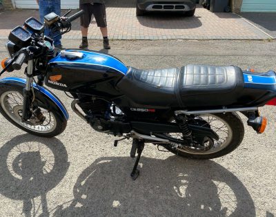 Motocykl Honda CB250RS